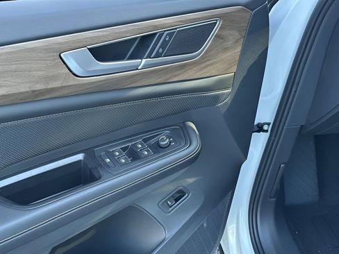 New 2026 Volkswagen Atlas SE FWD image 13