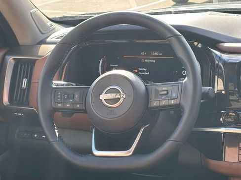 New 2025 Nissan Pathfinder Platinum w/ Black Appearance Package image 12