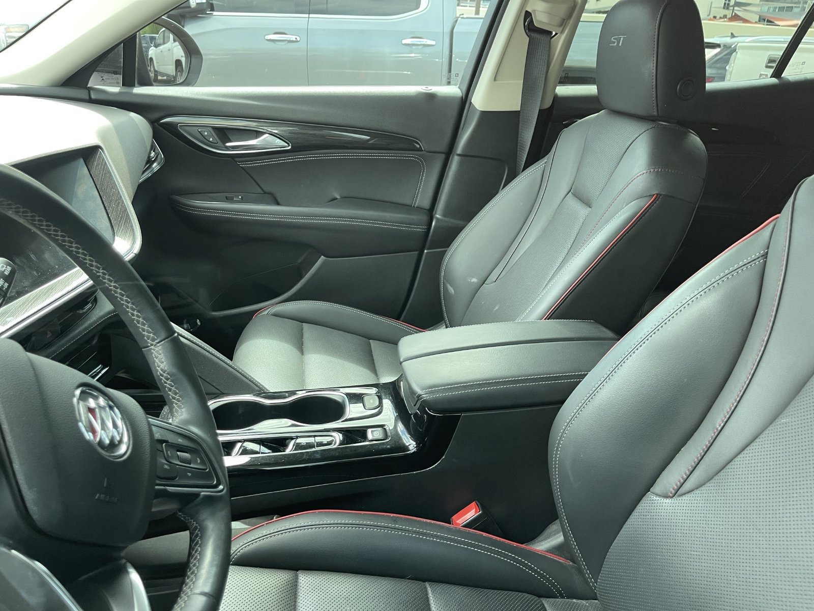 Used 2022 Buick Envision Essence w/ Technology Package I FWD image 9