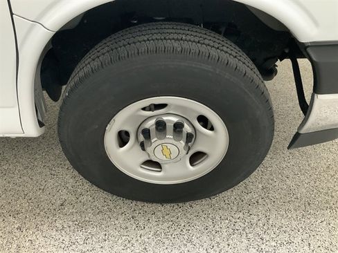 Used 2024 Chevrolet Express 3500 LT w/ LT Preferred Equipment Group image 13