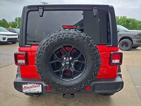 Used 2024 Jeep Wrangler Unlimited Sport AWD/4WD image 9