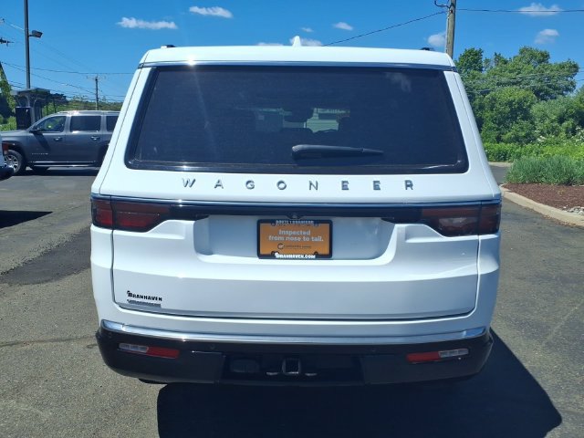 Used 2023 Jeep Wagoneer 4WD w/ Premium Group I image 6