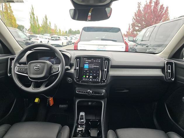 Used 2026 Volvo XC40 B5 Plus AWD/4WD image 11