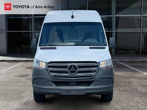 Used 2022 Mercedes-Benz Sprinter 2500 image 12