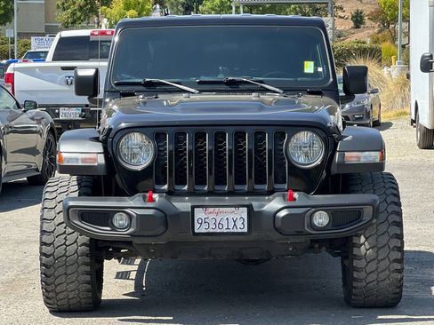 Used 2021 Jeep Gladiator Rubicon w/ Trailer Tow Package AWD/4WD image 9