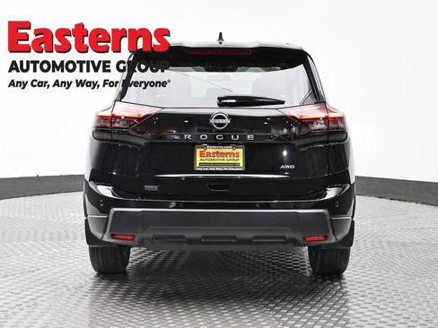 Used 2024 Nissan Rogue S AWD/4WD image 11