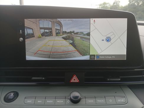 New 2025 Hyundai Elantra Limited image 26