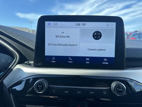 Used 2020 Ford Escape SE image 25