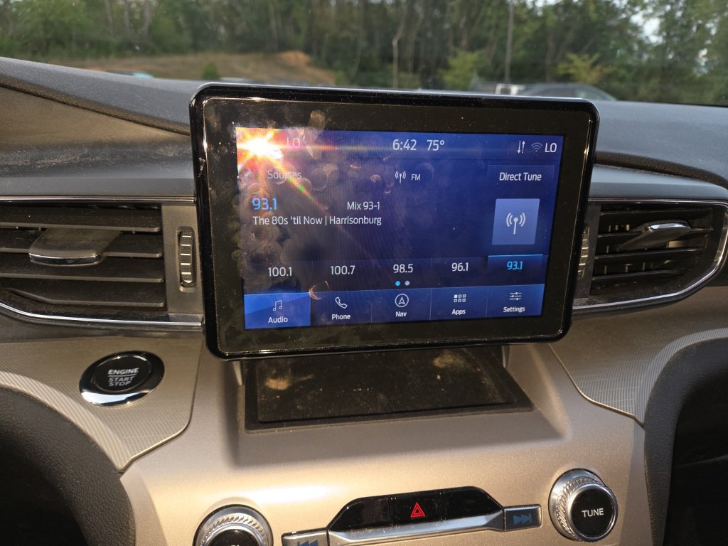 Used 2023 Ford Explorer XLT w/ Equipment Group 202A AWD/4WD image 11