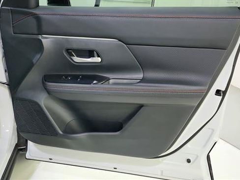 Certified 2025 Nissan Kicks SR FWD image 24