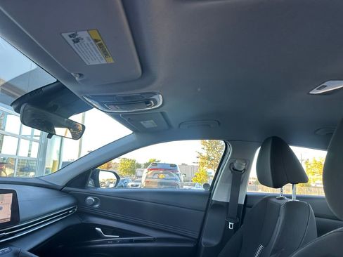 Used 2023 Hyundai Elantra SEL w/ Convenience Package image 24