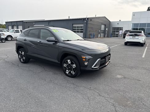 Used 2025 Hyundai Kona SEL AWD/4WD image 1