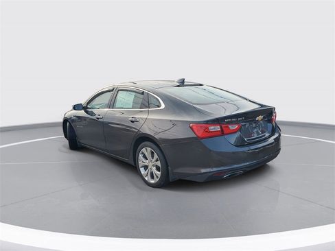 Used 2017 Chevrolet Malibu Premier image 4