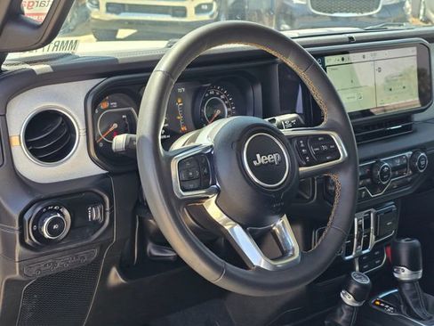Used 2024 Jeep Wrangler Unlimited Sahara AWD/4WD image 10