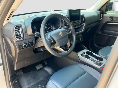 Used 2023 Ford Bronco Sport Outer Banks w/ Tech Package AWD/4WD image 9