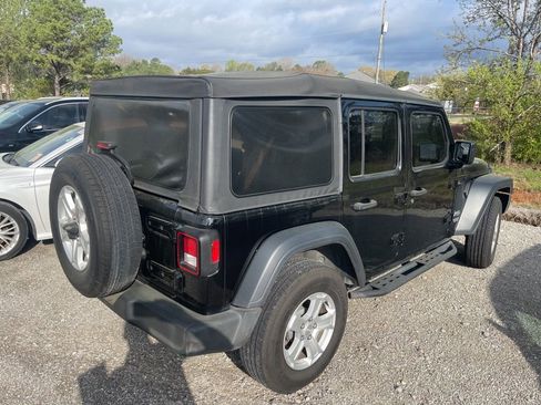 Used 2020 Jeep Wrangler Unlimited Sport S image 3
