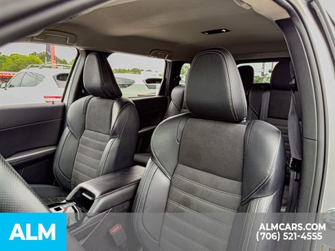 Used 2025 Mitsubishi Outlander SE FWD image 12
