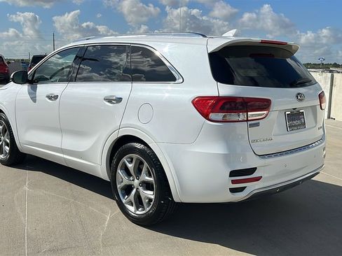 Used 2017 Kia Sorento SX image 11