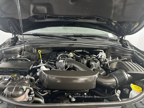 Used 2023 Dodge Durango SXT image 34