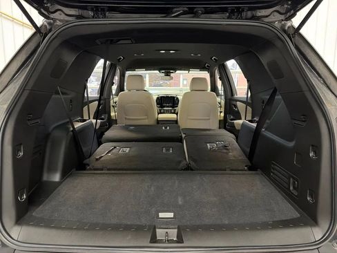 Used 2022 Chevrolet Traverse LS AWD/4WD image 18