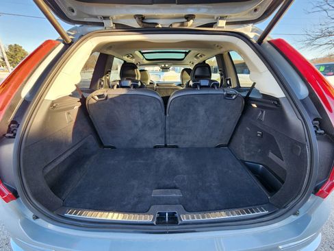 Used 2025 Volvo XC90 B5 Core image 23