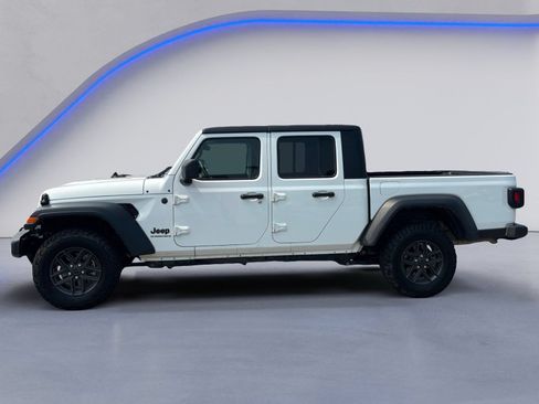 Used 2025 Jeep Gladiator Sport AWD/4WD image 3