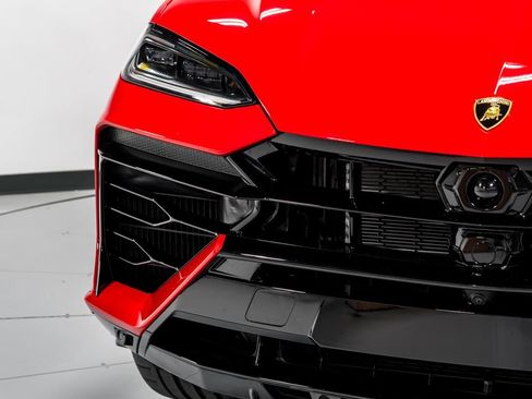 Used 2025 Lamborghini Urus SE AWD/4WD image 46