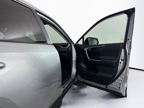 Used 2024 Toyota RAV4 LE image 29