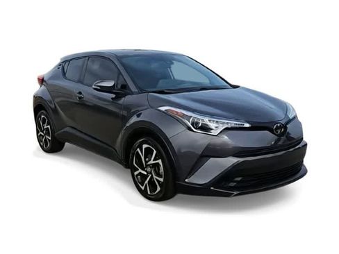 Used 2019 Toyota C-HR XLE image 2