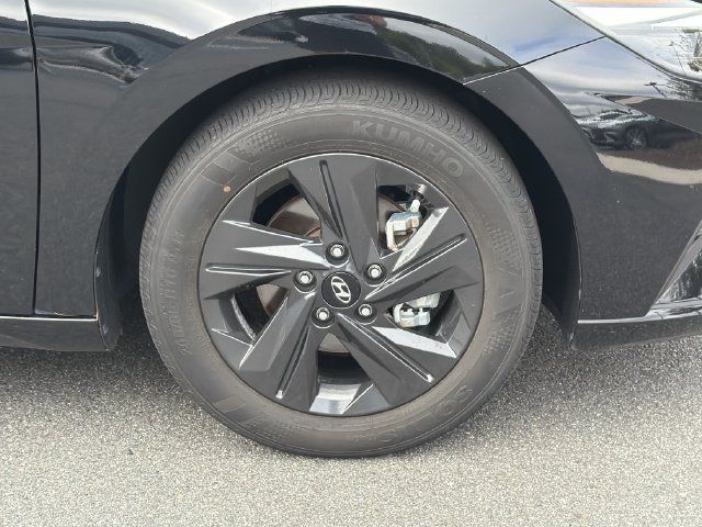 Certified 2023 Hyundai Elantra SEL FWD image 14