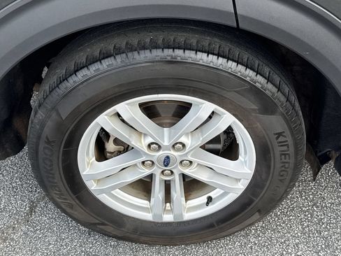 Used 2023 Ford Explorer XLT w/ Equipment Group 202A RWD image 17