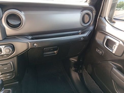 Used 2023 Jeep Gladiator Sport AWD/4WD image 42