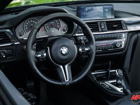Used 2015 BMW M4 Convertible image 7