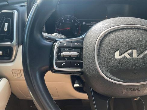 Used 2022 Kia Sorento S FWD image 18