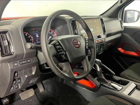 Used 2025 Nissan Frontier PRO-4X AWD/4WD image 15