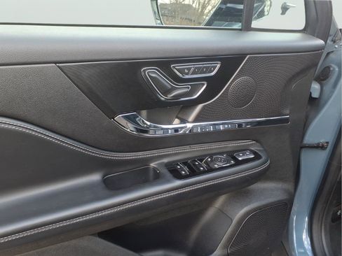 Used 2023 Lincoln Corsair AWD w/ Equipment Group 101A image 9