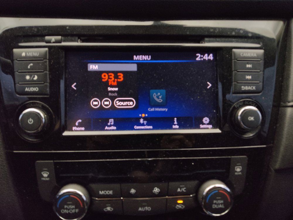 Used 2019 Nissan Rogue SV FWD image 25