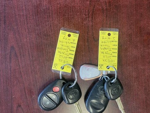 Used 2012 Toyota Tundra 4x4 CrewMax image 29