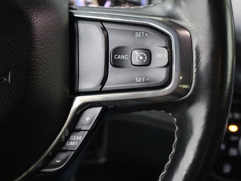 Used 2021 RAM 1500 Limited w/ Body Color Bumper Group image 18