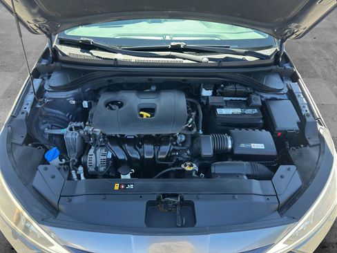 Used 2019 Hyundai Elantra SEL image 10