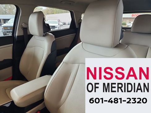 Used 2023 Kia Sportage EX image 11