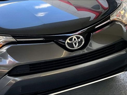 Used 2016 Toyota RAV4 XLE AWD/4WD image 32