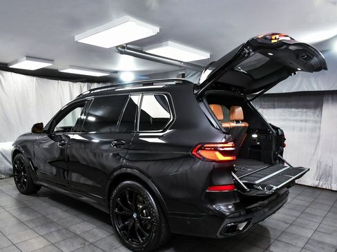 Used 2023 BMW X7 xDrive40i w/ Executive Package image 98