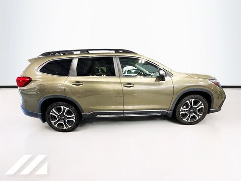 Used 2023 Subaru Ascent Limited w/ Technology Package AWD/4WD image 4