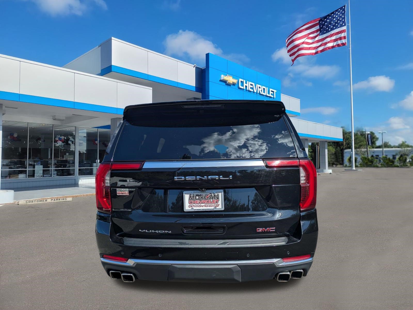 Used 2025 GMC Yukon XL Denali AWD/4WD image 4