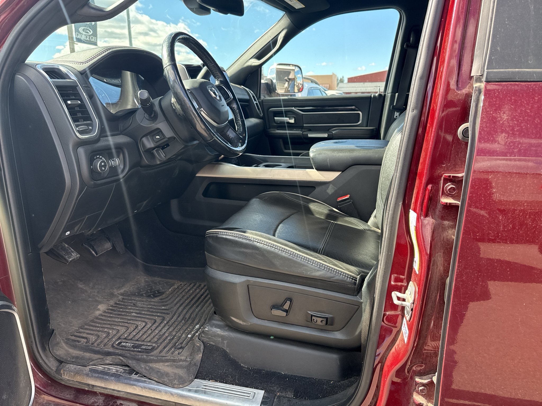 Used 2019 RAM 3500 Laramie AWD/4WD image 6