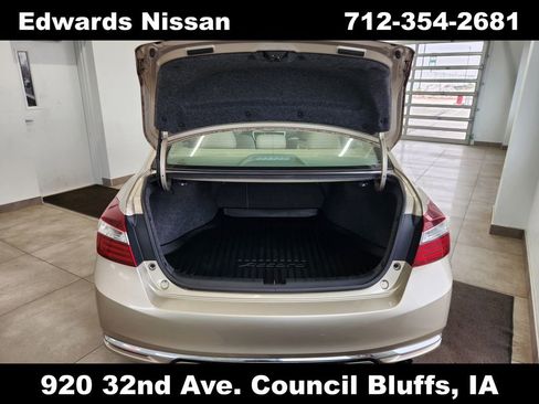 Used 2017 Honda Accord EX image 8