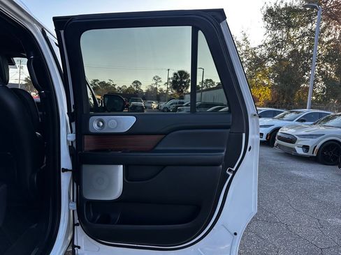 Used 2020 Lincoln Navigator L Reserve w/ Equipment Group 208A Reserve image 26
