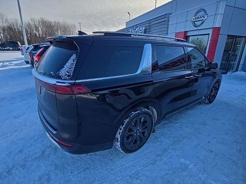 Used 2024 Kia Carnival SX Prestige image 8