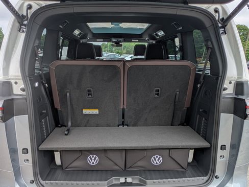 Used 2025 Volkswagen ID. Buzz Pro S Plus RWD image 18